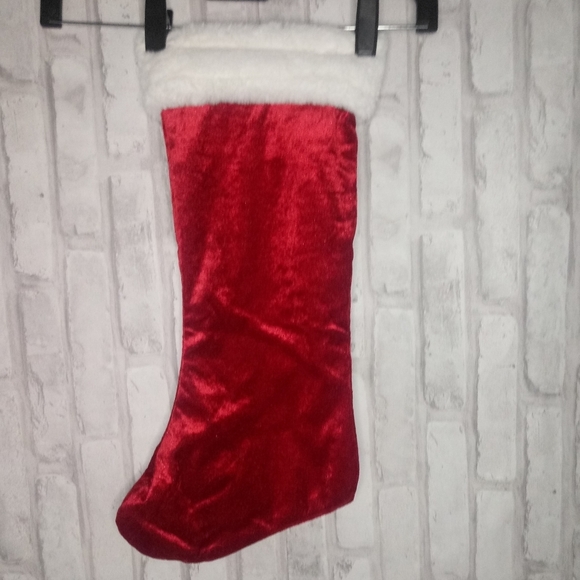 custom embroidered stocking with a G - Picture 11 of 12